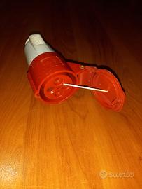 PRESA GEWISS TETRAPOLARE 380 V. 16A. VOLANTE