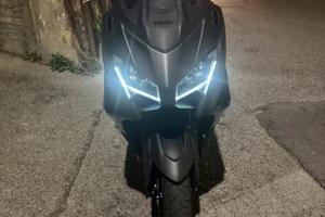 T-max 560 ICON BLACK