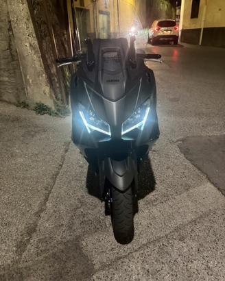 T-max 560 ICON BLACK