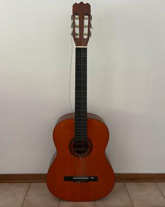 Chitarra classica con una storia da raccontare 🎶