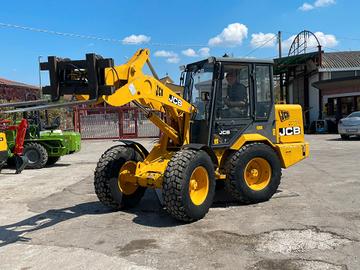 P38 Pala gommata JCB 406 targata