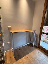 Tavolo da bar ancora imballato 