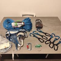 attrezzatura completa per arrampicata 