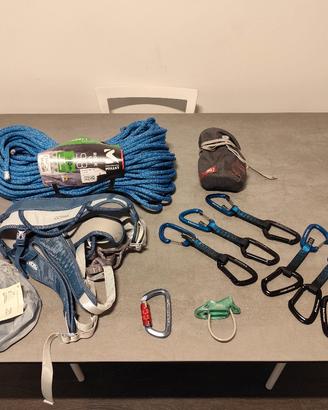 attrezzatura completa per arrampicata 