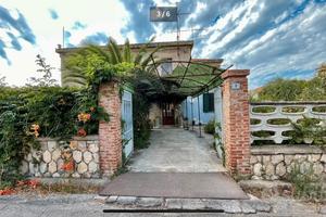 Villa bifamiliare indipendente