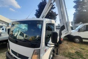 Renault maxity con gru