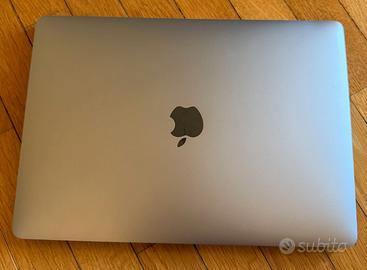 MACBOOK PRO M1