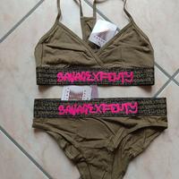 Set intimo Savage x Fenty verde oliva con elastico