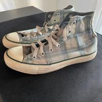 Converse All Star alla caviglia