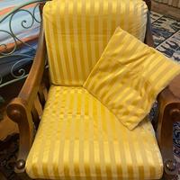 2x Poltrone con struttura in legno perfette