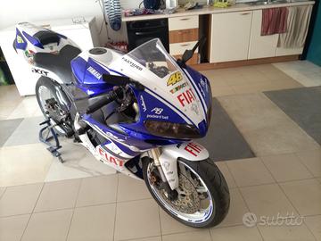 Moto r1