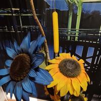 vaso in vimini intrecciato e girasoli 