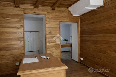 NEGOZIO A LANZO TORINESE