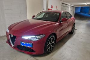 Alfa romeo giulia 2.0 200 cavalli Q2