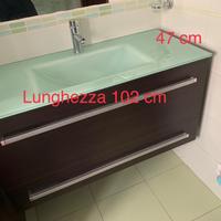Mobile bagno con rubinetto in cristallo sospeso