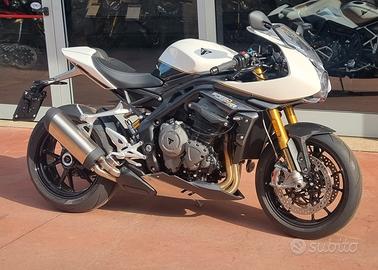 Triumph Speed Triple 1200 RR