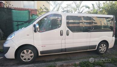 Renault trafic 9 posti passo lungo 2.0 dci 2013