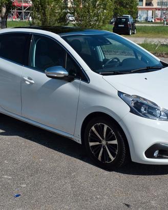 Peugeot 208 Allure diesel maggio 2017