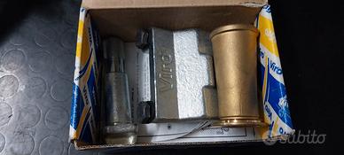 Gruppo fissaggio per serrande