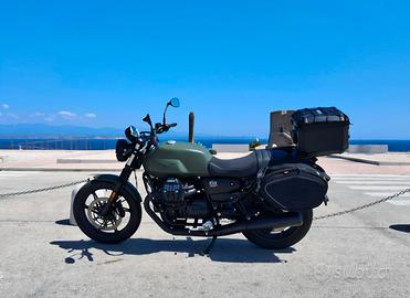 Moto Guzzi v7 850 stone del 2024 verde  