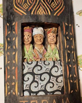 Statuette TORAJA intagliate ne legno