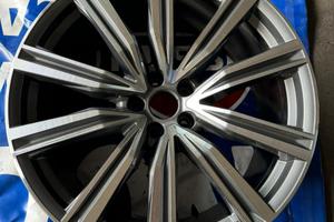 CERCHIO LEGA AUDI Q8 10X 21 " ORIGINALE 4M8601025G