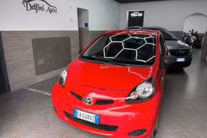 Toyota Aygo 1.0 12V VVT-i 5 porte Now Red Edition