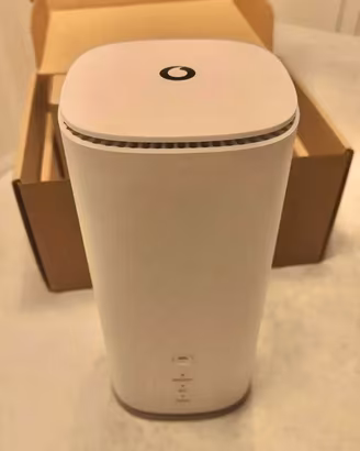ZTE MC888 Ultra 5G WiFi 6 Router Modem Come Nuovo