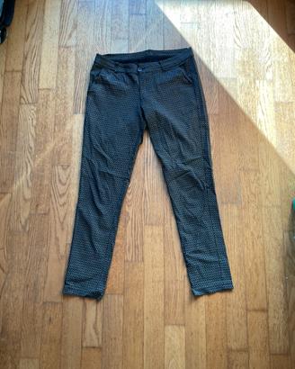 Pantaloni eleganti neri a fantasia geometrica