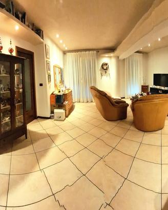 Appartamento ristrutturato 2 camere, garage cl.e