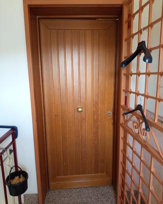 Portone in legno