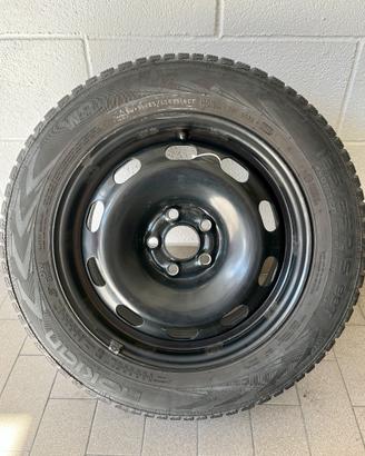 4  gomme invernali NOKIAN 185/65/15   88t