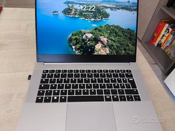 Razer Blade PC GAMING nuovo 2 anni garanz Amazon 