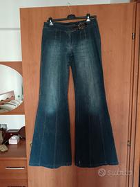 Jeans vintage flare a zampa stile grunge