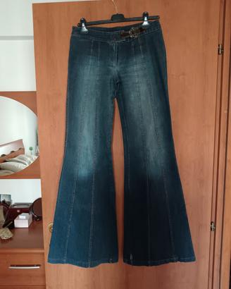 Jeans vintage flare a zampa stile grunge