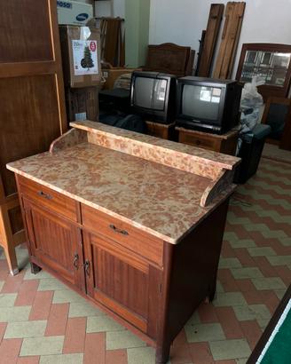 Mobile in legno e marmo da bagno