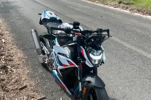 BMW M1000R 