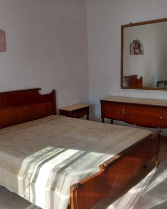 Ampia camera singola all'interno di un a