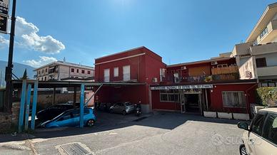 3 vani e doppi acc.ri ristrutturato - posto auto