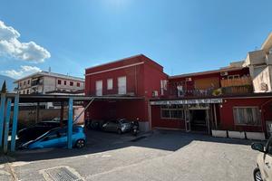 3 vani e doppi acc.ri ristrutturato - posto auto