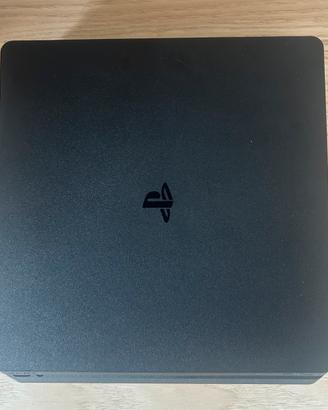 PS4 Slim + 2 Controller Originali + 1 Gioco