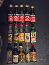 15 bottiglie Mignon Liquori Vintage da collezione