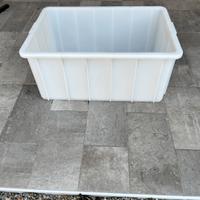 contenitore plastica dura