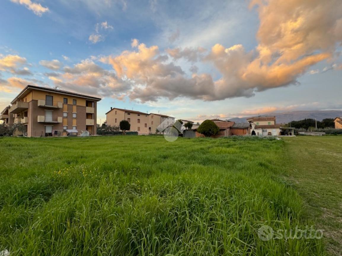 TER. RESIDENZIALE A CANNARA - Vista 2