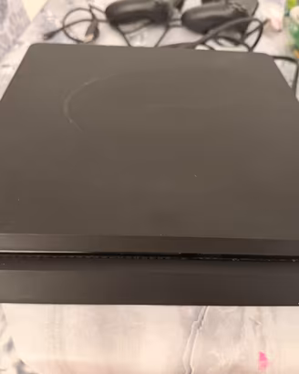 Ps4 slim 500gb +2 controller originali