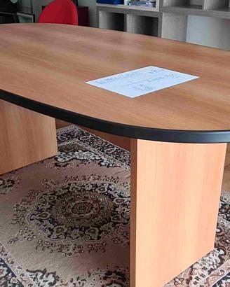 Arredamento ufficio, tavolo, sedie, librerie