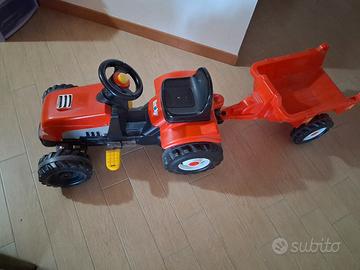 Trattore cavalcabile con rimorchio 