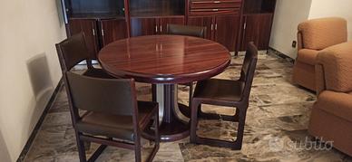 Tavolo in legno allungabile + 6 sedie in ecopelle