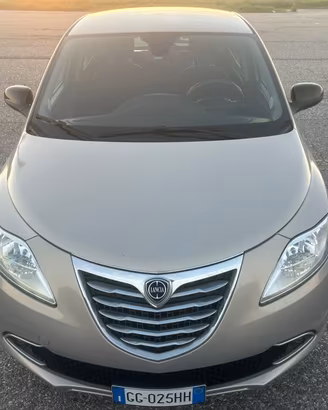 Lancia Ypsilon 0.9 TwinAir 85 CV 5 porte S&S Silve