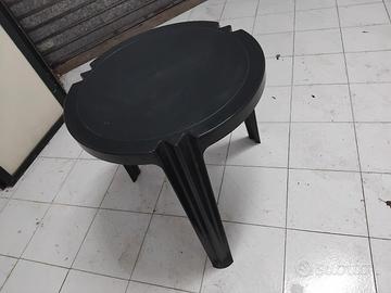 tavolino in plastica per esterni 